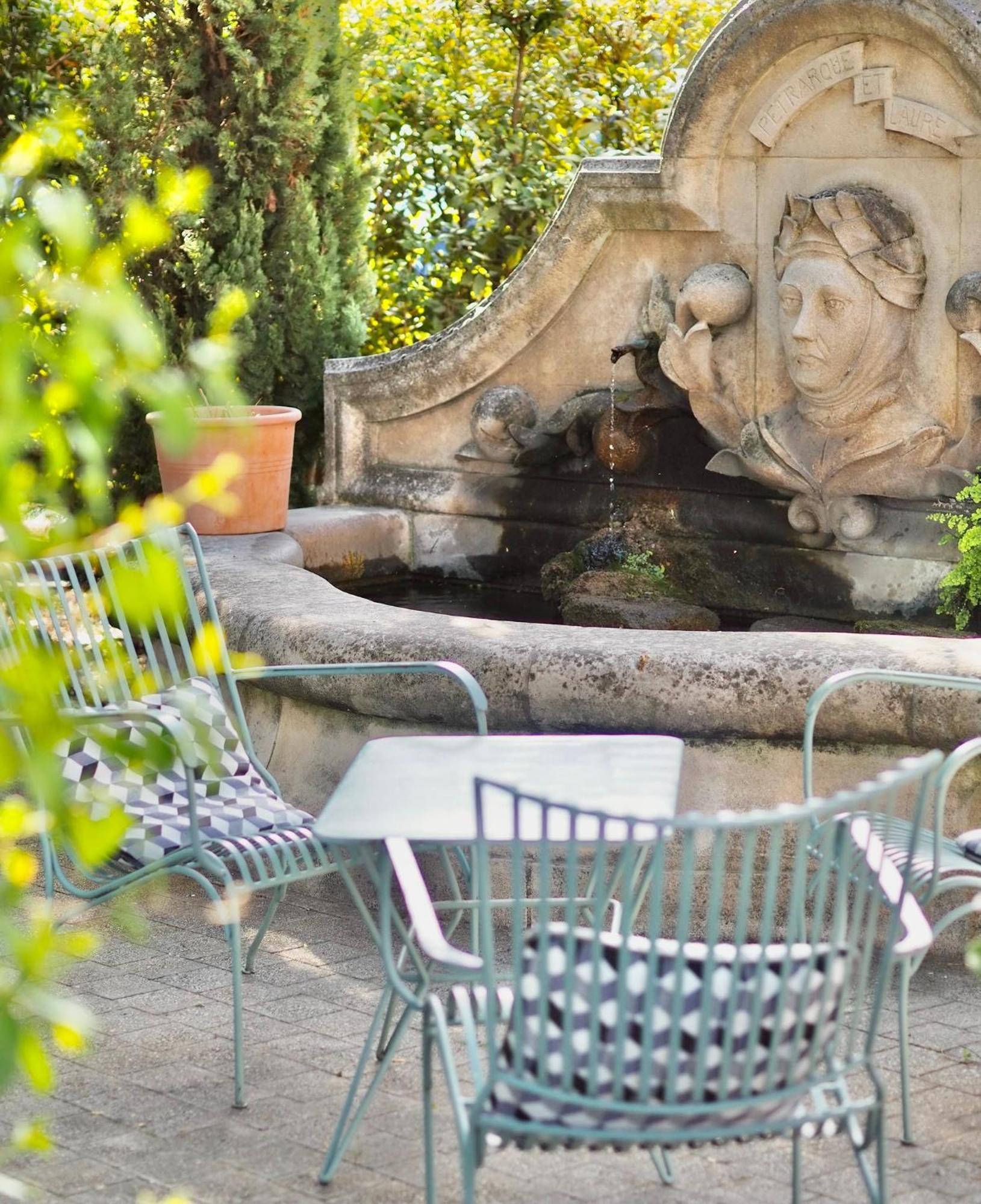 Grand Hotel Henri - Teritoria LʼIsle-sur-la-Sorgue Buitenkant foto