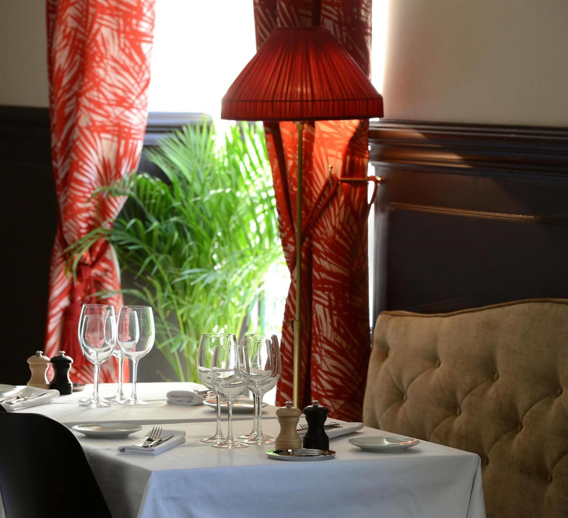 Grand Hotel Henri - Teritoria LʼIsle-sur-la-Sorgue Buitenkant foto