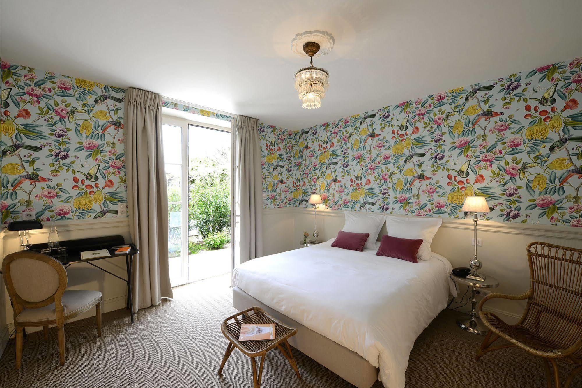 Grand Hotel Henri - Teritoria LʼIsle-sur-la-Sorgue Buitenkant foto