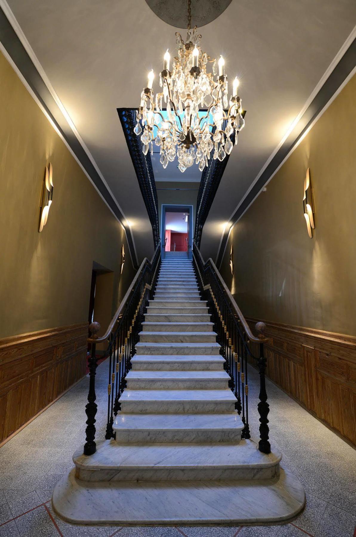Grand Hotel Henri - Teritoria LʼIsle-sur-la-Sorgue Buitenkant foto